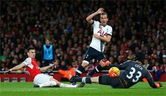 在这绝顶之, 身后一个头, 既启程